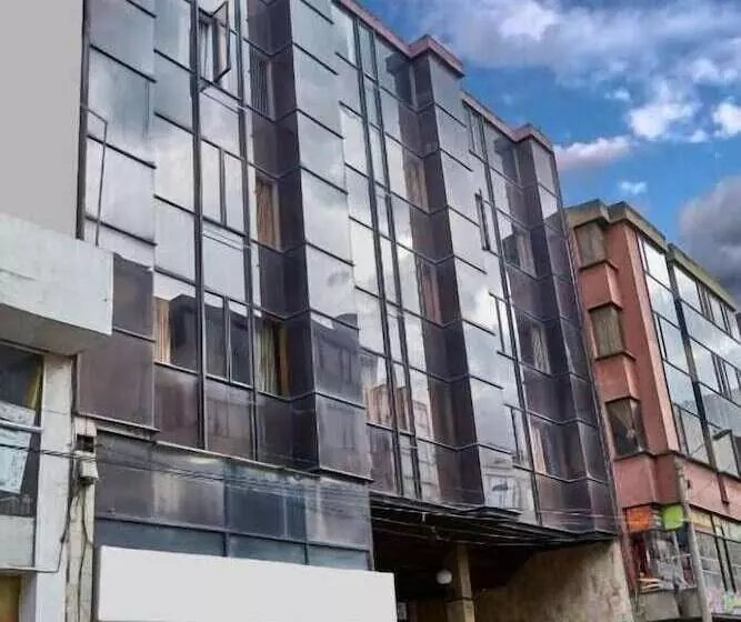 ホテル Suarel Center