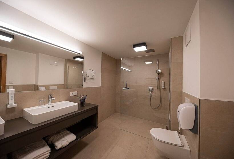 Lakeside Luxury Apartments