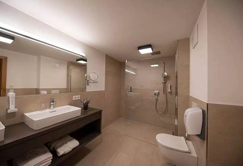 Lakeside Luxury Apartments