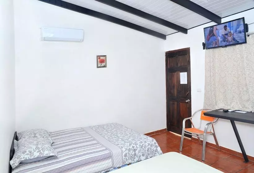 تختخواب و صبحانه Downtown By The Sea Inn