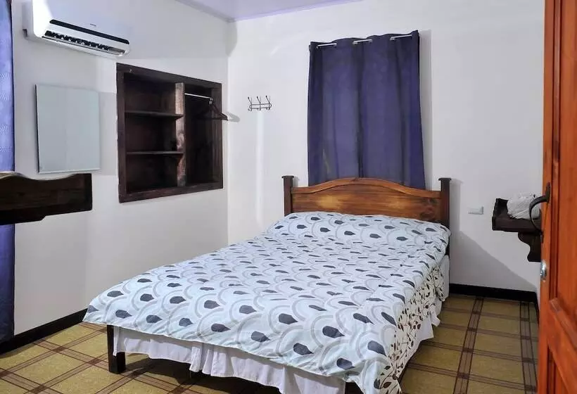 تختخواب و صبحانه Downtown By The Sea Inn