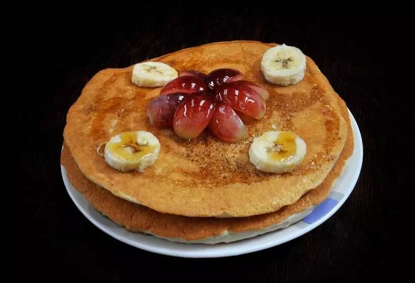 تختخواب و صبحانه Downtown By The Sea Inn