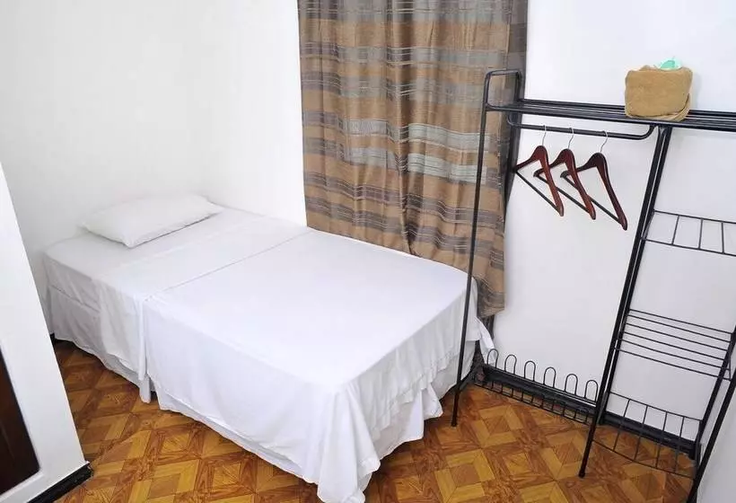 تختخواب و صبحانه Downtown By The Sea Inn