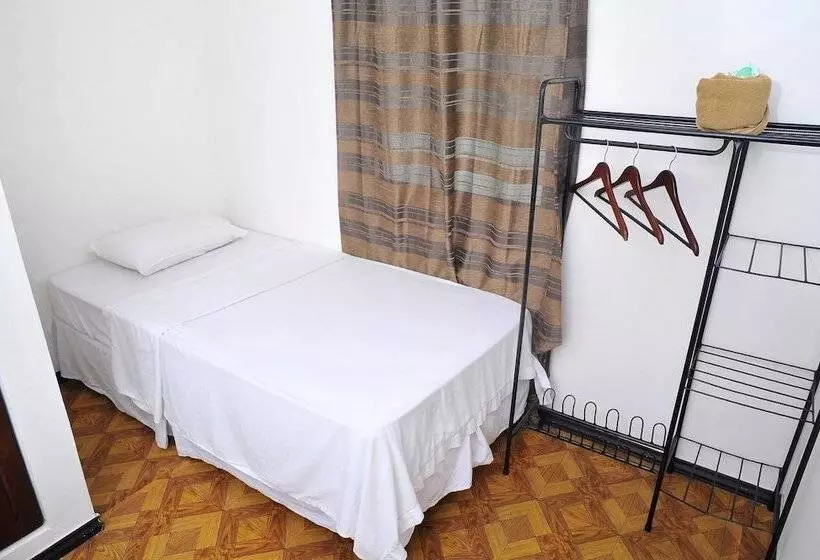 تختخواب و صبحانه Downtown By The Sea Inn