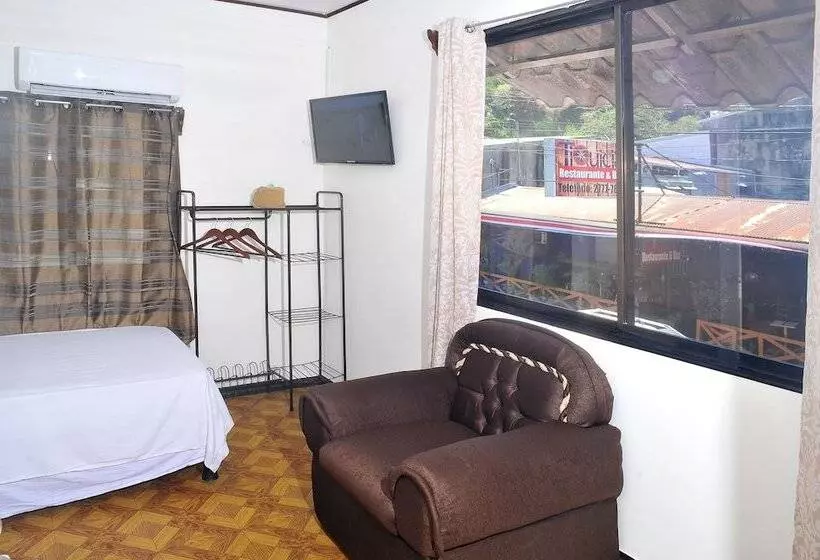 تختخواب و صبحانه Downtown By The Sea Inn