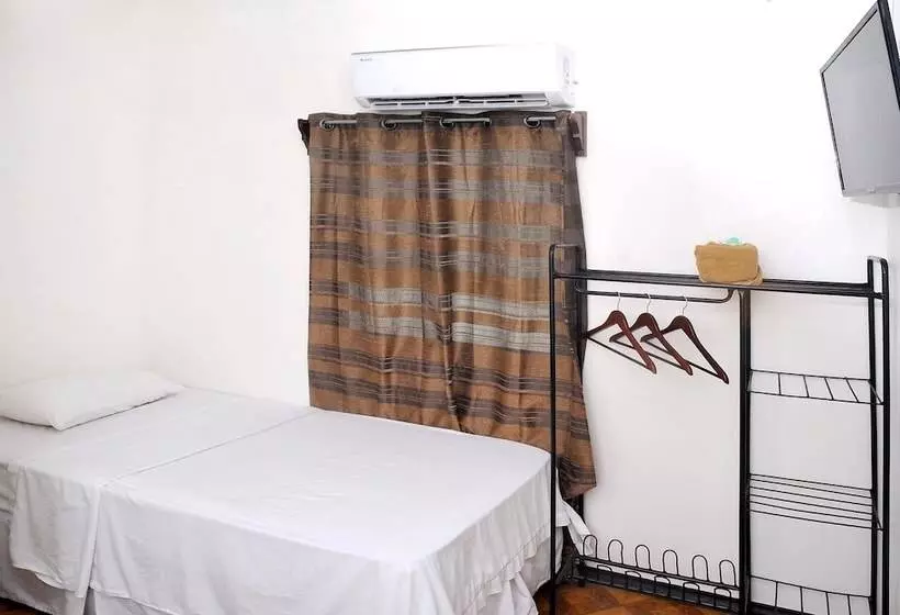 تختخواب و صبحانه Downtown By The Sea Inn