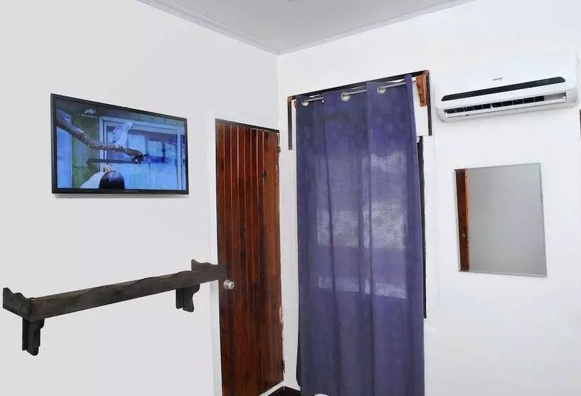 تختخواب و صبحانه Downtown By The Sea Inn