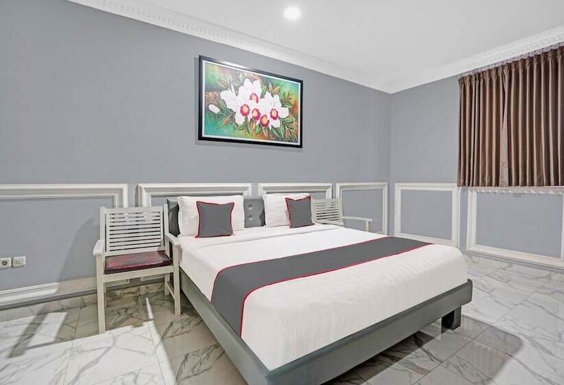 Отель Collection O 90783 Probolinggo Homestay