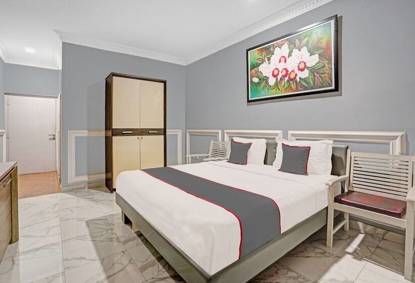 Отель Collection O 90783 Probolinggo Homestay