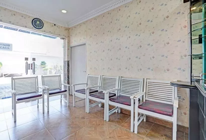 Hotelli Collection O 90783 Probolinggo Homestay