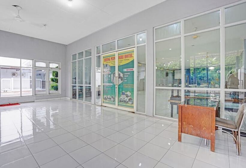 Отель Collection O 90783 Probolinggo Homestay