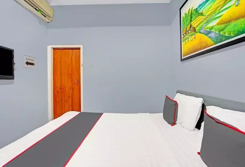 Hotelli Collection O 90783 Probolinggo Homestay