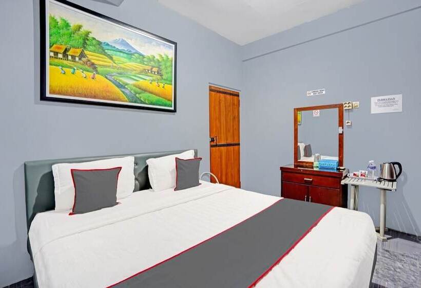 Отель Collection O 90783 Probolinggo Homestay