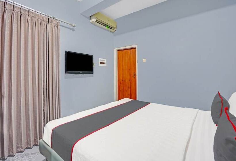 Отель Collection O 90783 Probolinggo Homestay