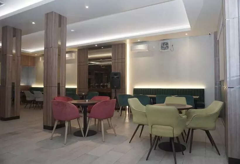 Cahaya 3 Hotel Near Juanda Airport