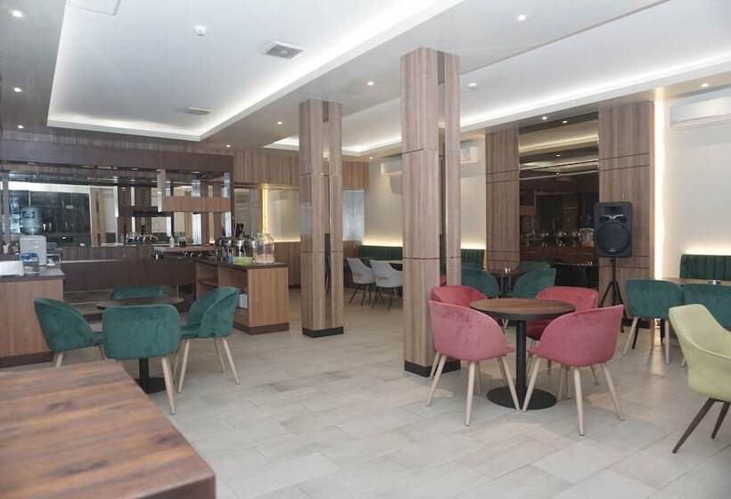 Cahaya 3 Hotel Near Juanda Airport