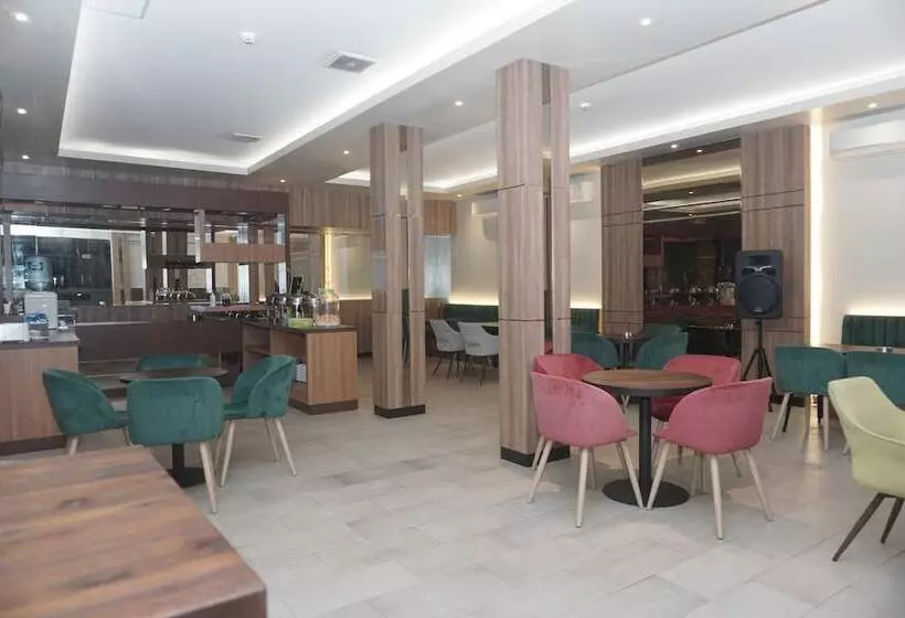 Cahaya 3 Hotel Near Juanda Airport