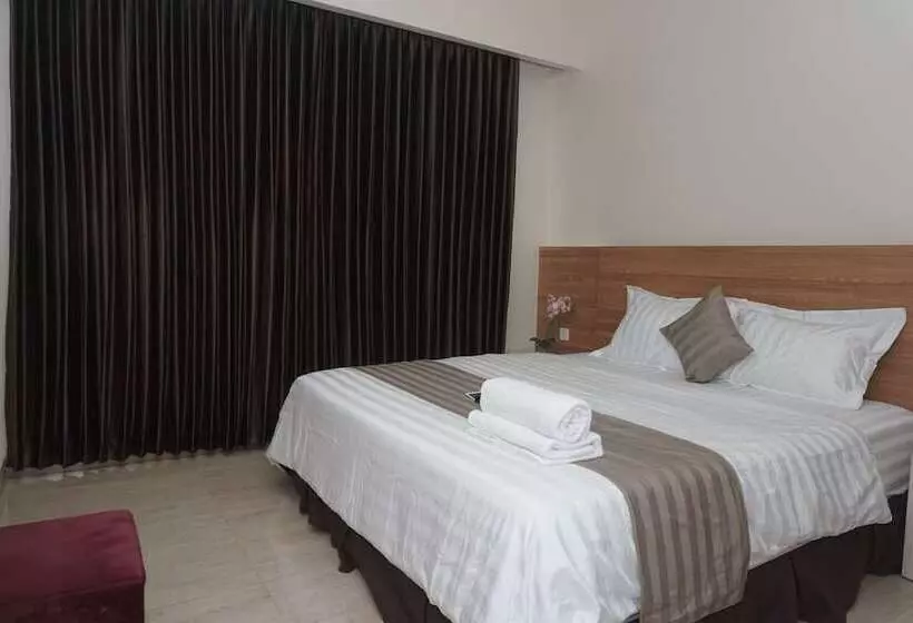 Cahaya 3 Hotel Near Juanda Airport