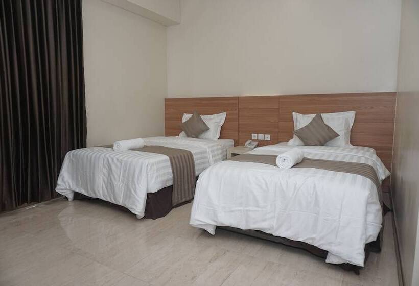 Cahaya 3 Hotel Near Juanda Airport