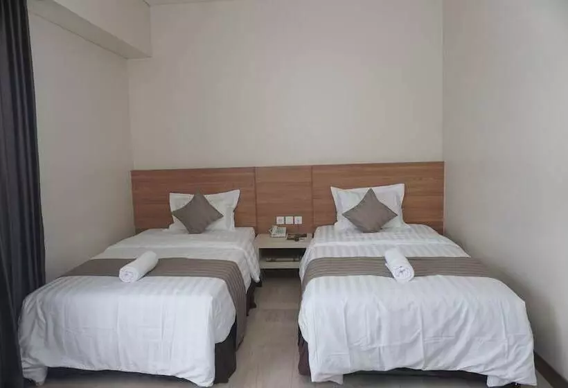 Cahaya 3 Hotel Near Juanda Airport