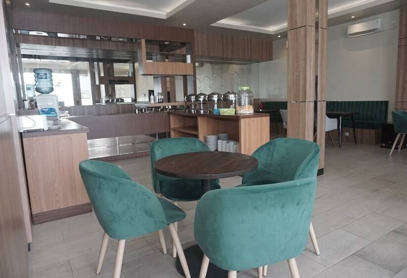Cahaya 3 Hotel Near Juanda Airport