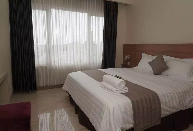 Cahaya 3 Hotel Near Juanda Airport
