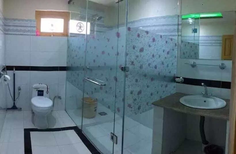 هتل Kentish Lodge Skardu