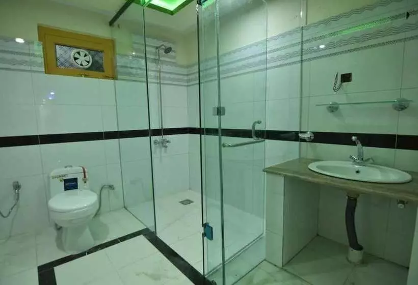 هتل Kentish Lodge Skardu