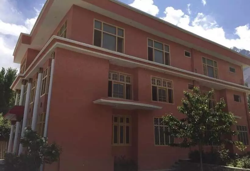 هتل Kentish Lodge Skardu