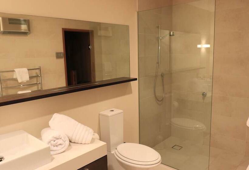 Отель Lakeshore Springs Apartments