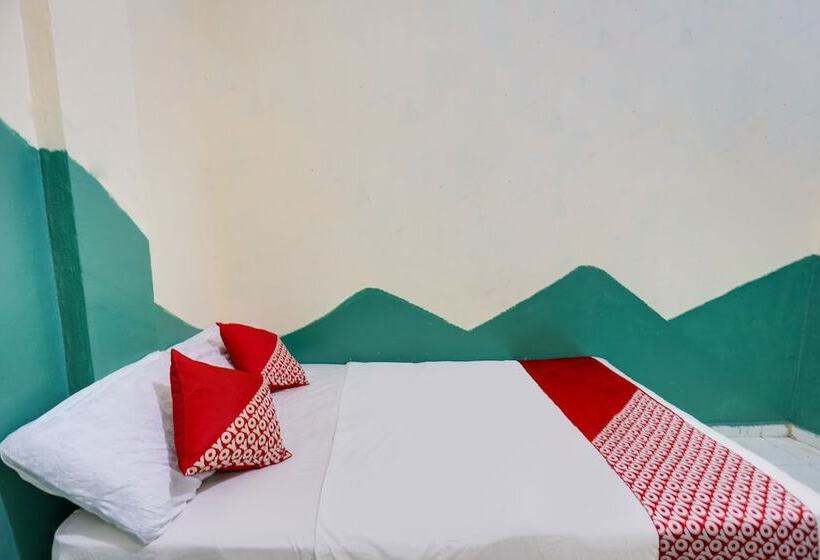 Отель Spot On 91512 Siantan Anambas Syariah Nearharbour Bay Ferry