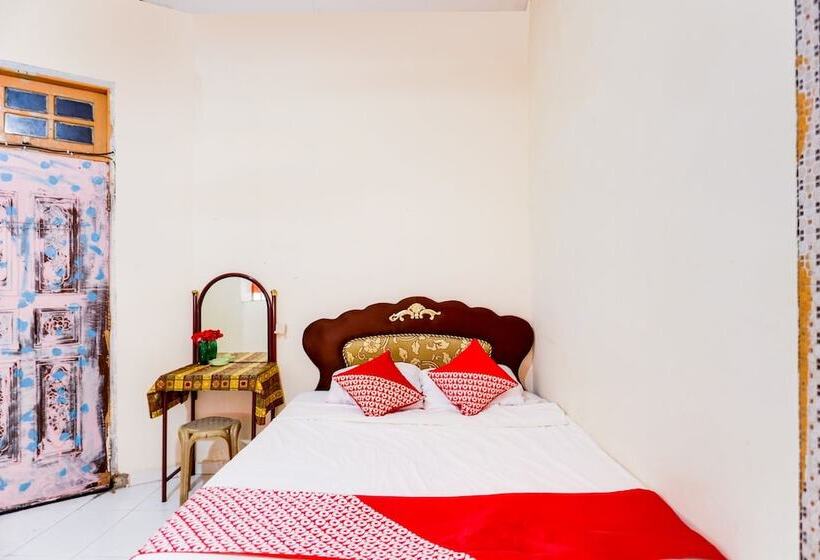 Отель Spot On 91512 Siantan Anambas Syariah Nearharbour Bay Ferry