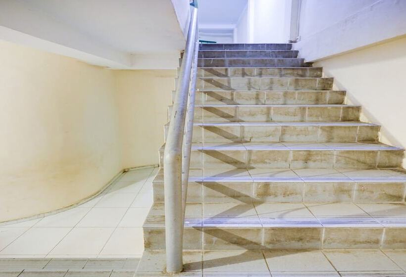 Отель Spot On 91512 Siantan Anambas Syariah Nearharbour Bay Ferry