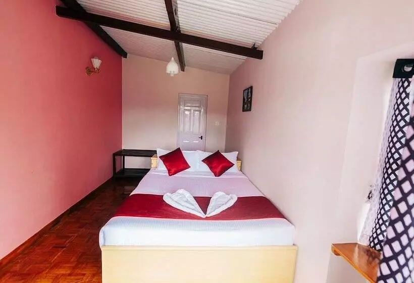 هتل The British Villa By Xacro Xperiences