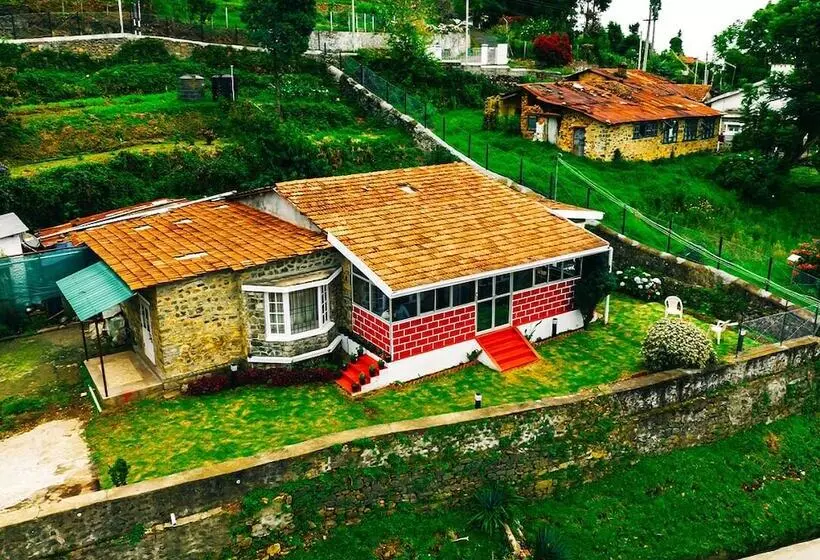 هتل The British Villa By Xacro Xperiences