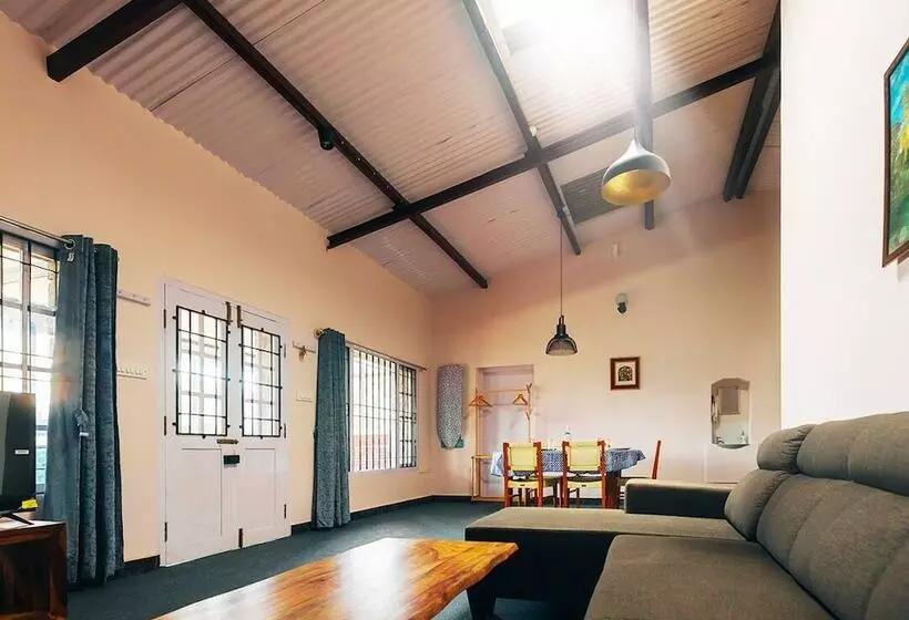 هتل The British Villa By Xacro Xperiences