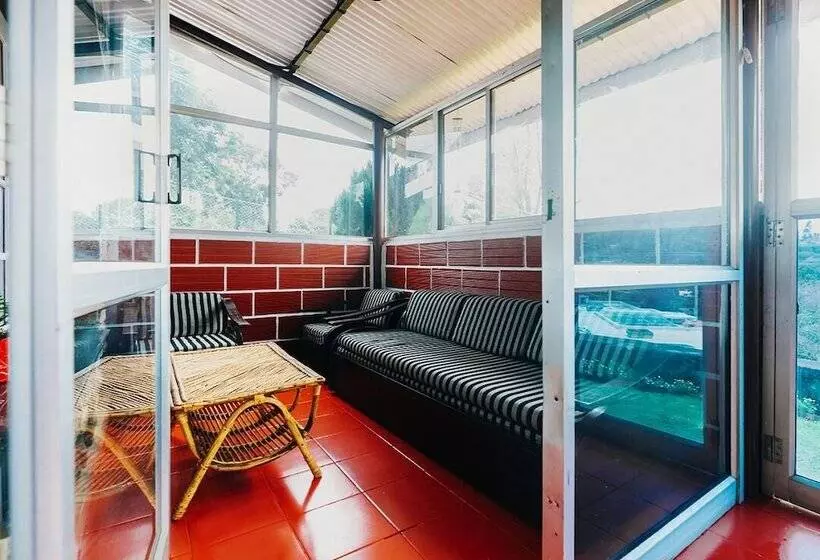 هتل The British Villa By Xacro Xperiences