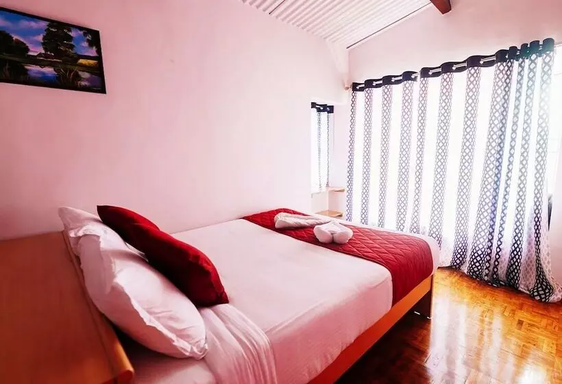 هتل The British Villa By Xacro Xperiences