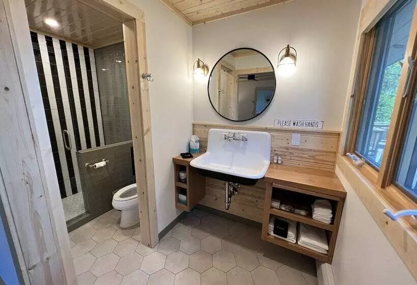 Hotelli Thomsonite Beach Inn