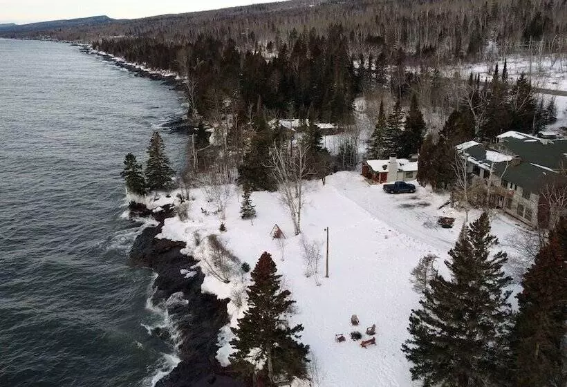 Hotelli Thomsonite Beach Inn