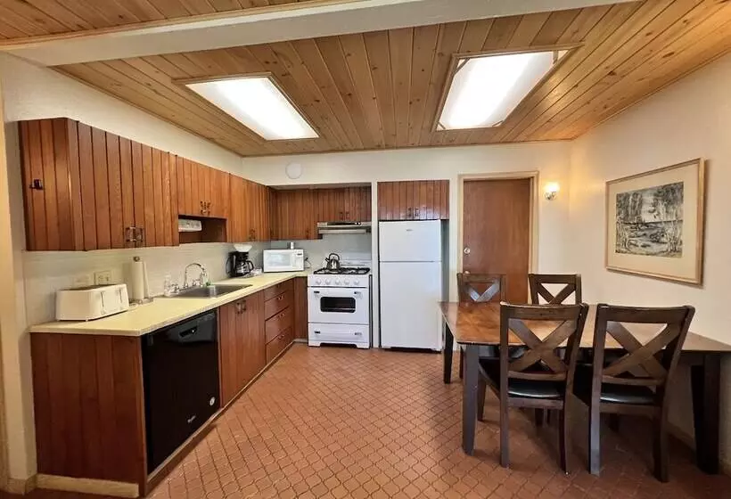 Hotelli Thomsonite Beach Inn