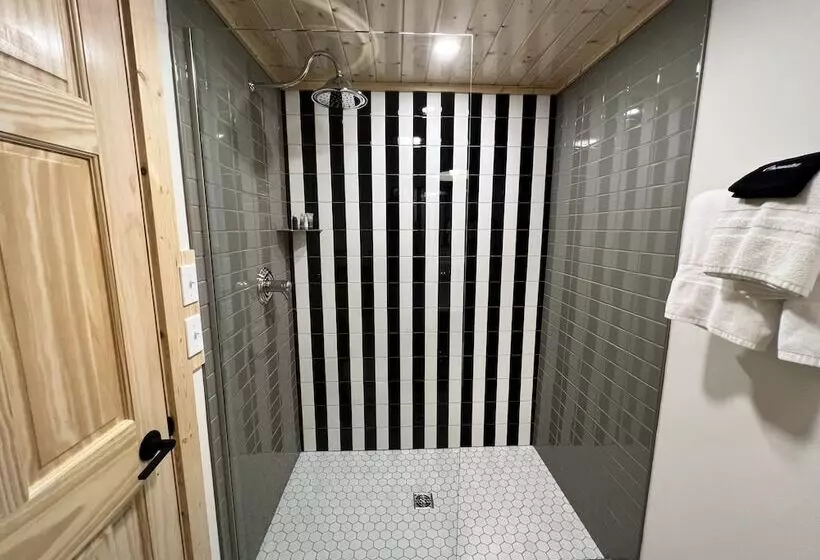 Hotelli Thomsonite Beach Inn