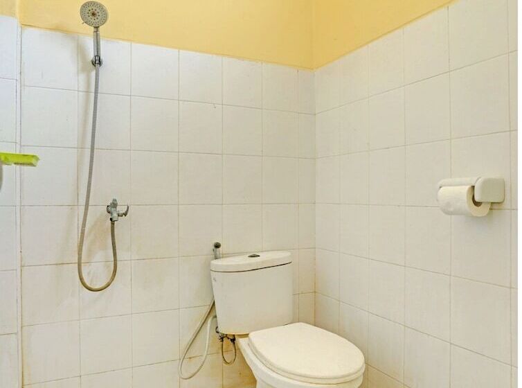 Oyo 3096 Hotel Dewi Warsiki