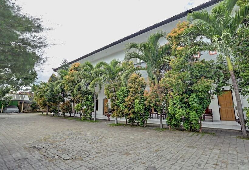 Oyo 3096 Hotel Dewi Warsiki