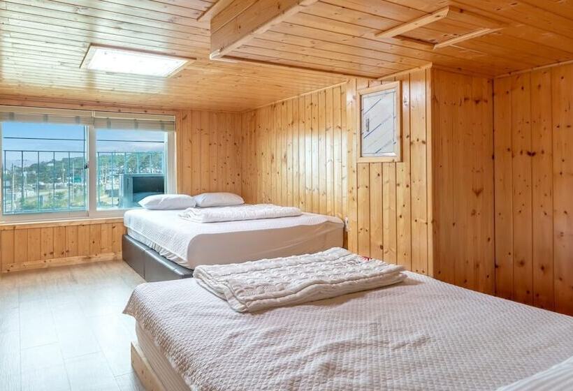 Gyeongju Gamposole Pension