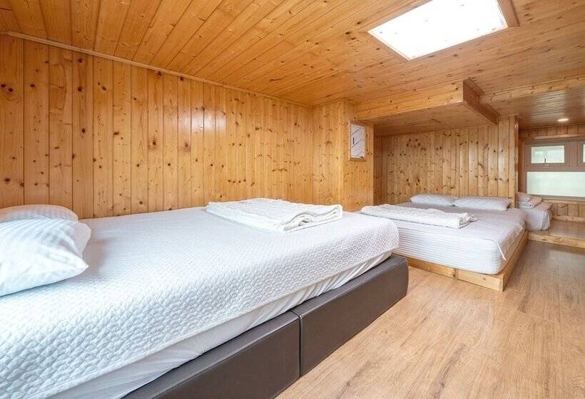 Gyeongju Gamposole Pension