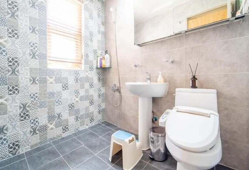 פנסיון Jeju Jejue Meomulda