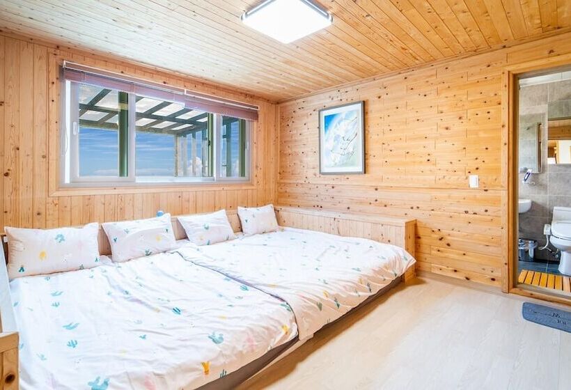 פנסיון Jeju Jejue Meomulda