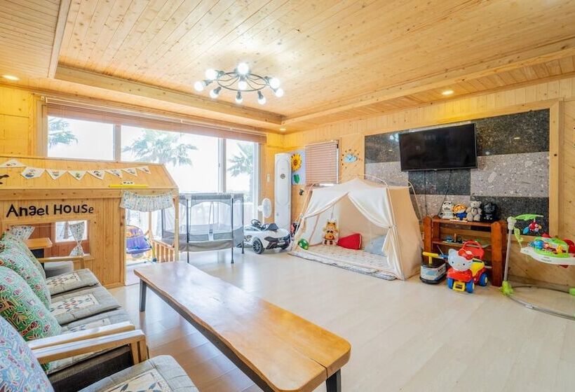 פנסיון Jeju Jejue Meomulda