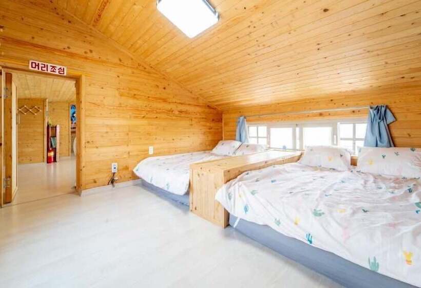 פנסיון Jeju Jejue Meomulda